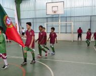 Equipe do LÃ­tero entra na quadra com a bandeira de Portugal e do Clube