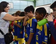 ConceiÃ§Ã£o Valinhas entrega as medalhas aos atletas da AABB