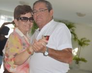 Conselheiro do LÃ­tero Carlos Ramos Amorim JÃºnior danÃ§a com a esposa KÃ¡tia Maria LeÃ£o Amorim