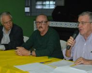 Concurso 2017 MÃ¡rio Cella, presidente da ComissÃ£o Julgadora, lÃª resultado do concurso